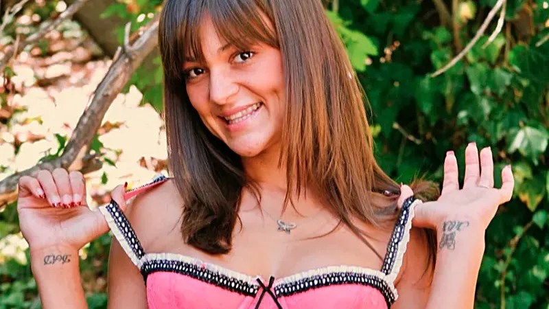 Η ερωτιάρα Olivia τουρλώνει τα καλούδια της στο δάσος πριν βρεθεί με τον… προικισμένο φίλο της !